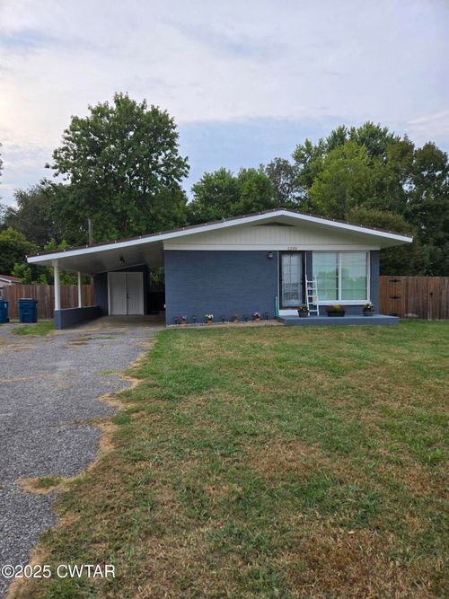 1205 W Main St, Atwood, TN, 38220-2823 | Card Image