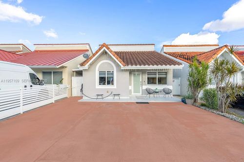 7531-7531 W 29th Way, Hialeah, FL, 33018-5332 | Card Image