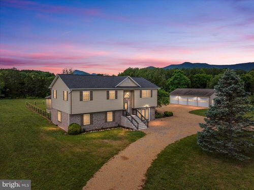 312 Southern Dr, STRASBURG, VA, 22657-5258 | Card Image