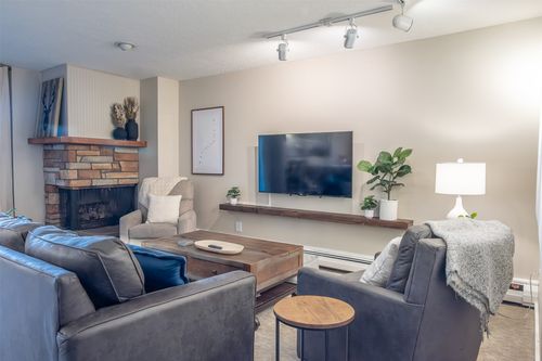 102-140 E La Bonte St, DILLON, CO, 80435-6955 | Card Image