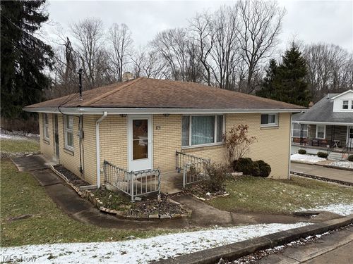 329 N Forest Ave, Steubenville, OH, 43952-1216 | Card Image