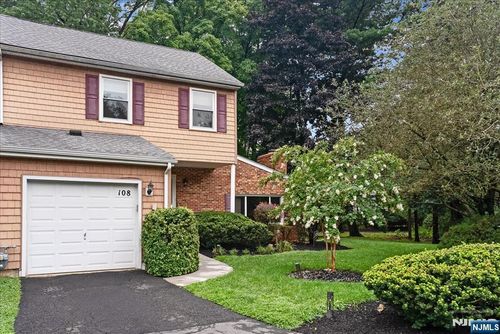 108 Saratoga Sq, Wayne, NJ, 07470-6364 | Card Image