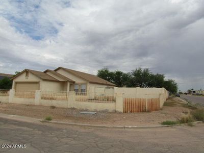 10710 W Arvada Drive, House other with 3 bedrooms, 2 bathrooms and null parking in Arizona City AZ | Image 2