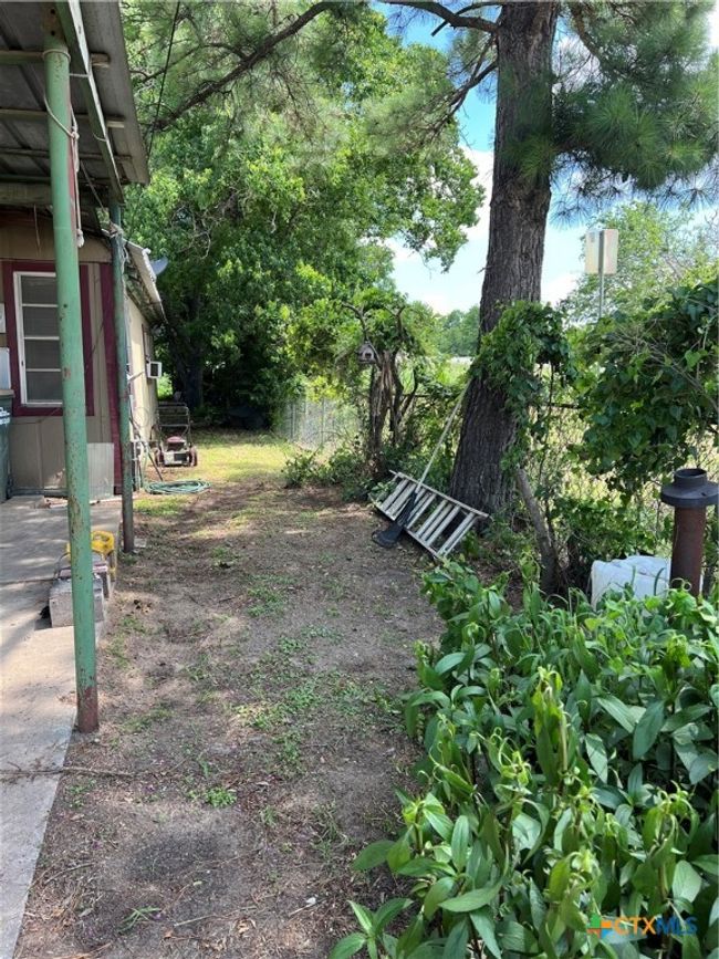 109 W Crockett St, House other with 4 bedrooms, 2 bathrooms and null parking in Giddings TX | Image 19