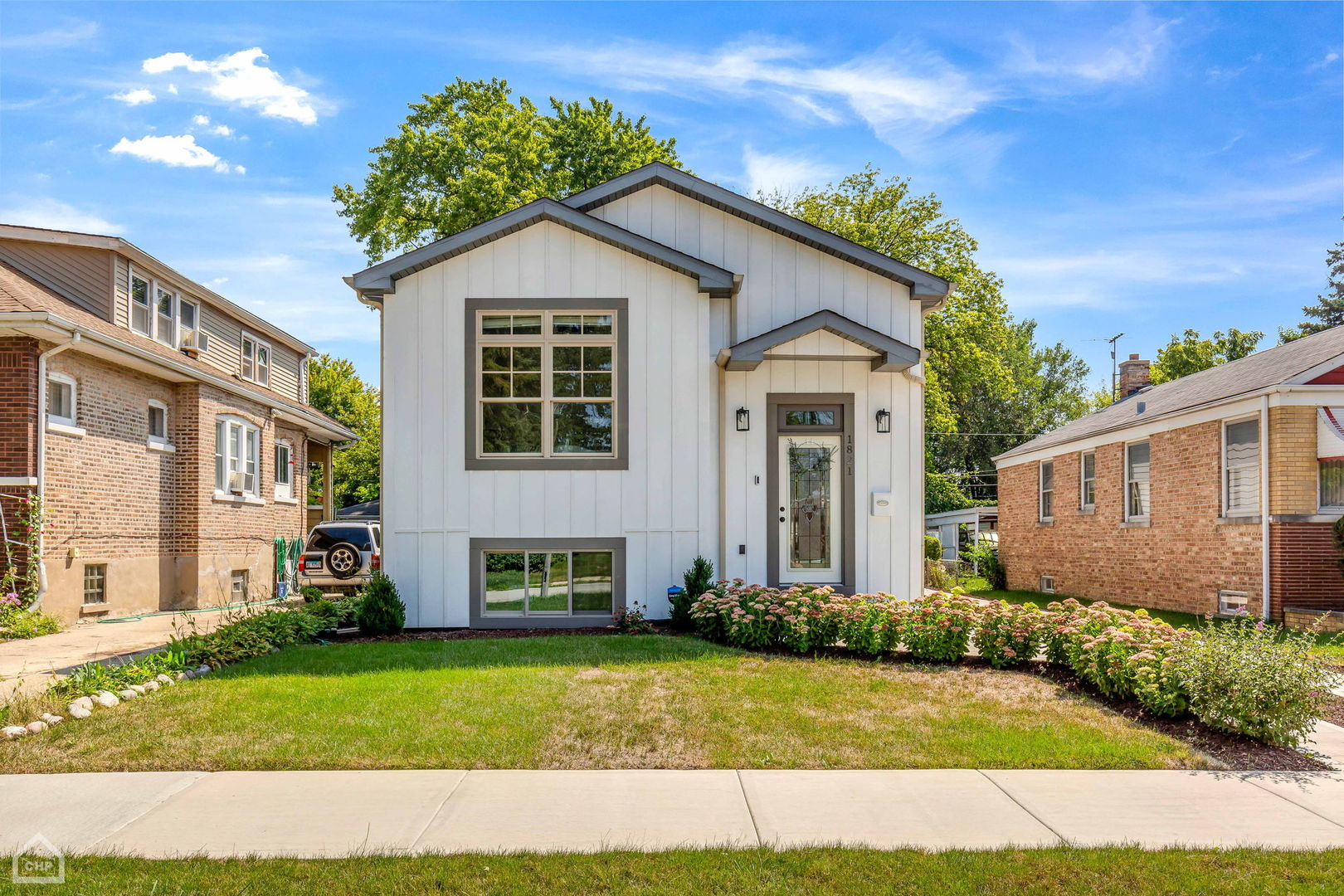 1821 S 21st Avenue, For Sale in Maywood Zoocasa