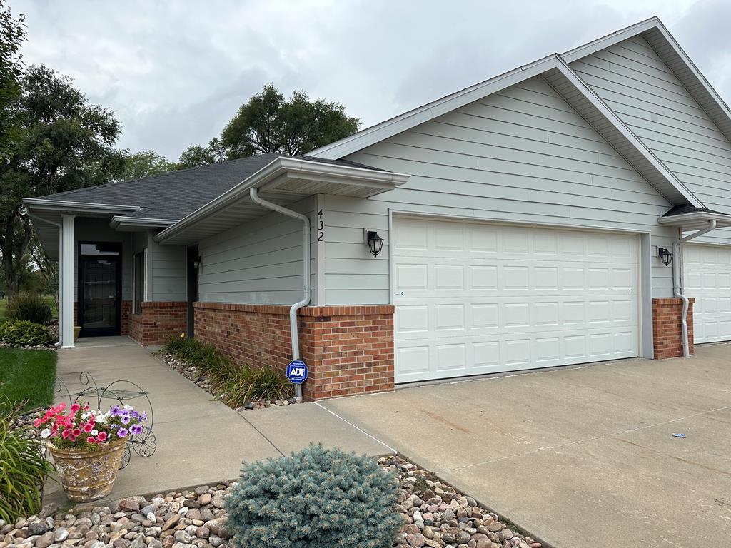Woodland Dr, Grand Island, NE 68801