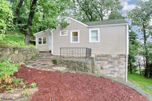 13 Mountain Glen Rd, Ringwood, NJ, 07456-1913 | Card Image
