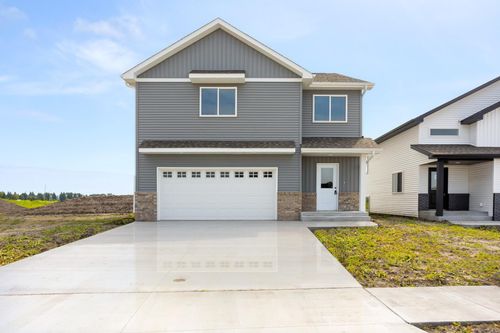 2611 38th Ave S, Moorhead, MN, 56560 | Card Image