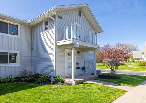 647 Eastbrooke Ln, Rochester, NY, 14618-5224 | Card Image