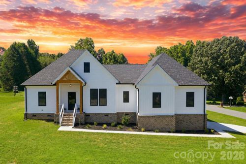 1213 Creekside Dr, Conover, NC, 28613-9175 | Card Image