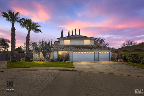 611 Ohanneson Ave, Shafter, CA, 93263-3425 | Card Image