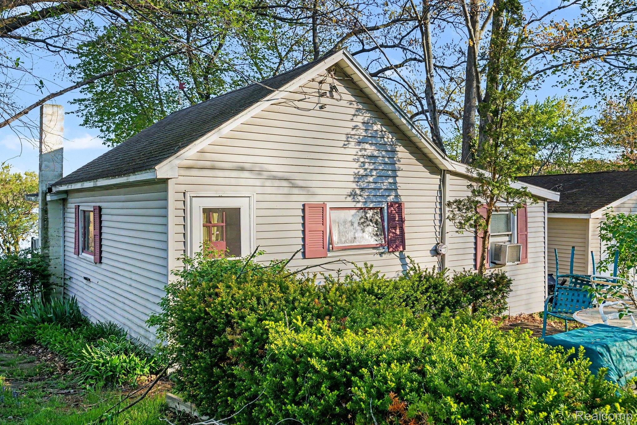 Residential in Newberg Township 2