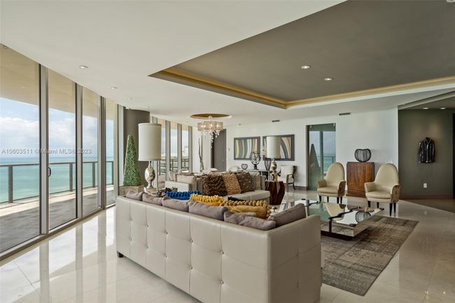 2100 - 9703 Collins Ave, Condo with 3 bedrooms, 3 bathrooms and null parking in Bal Harbour FL | Image 4