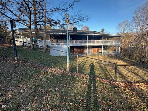 2531 Highland Park Dr, Pigeon Forge, TN, 37863-3001 | Card Image