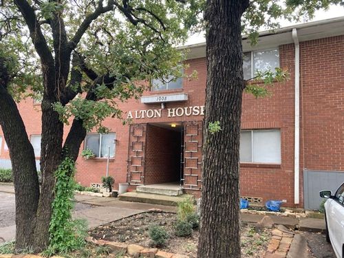 apt-w9-1005 W Hickory St, Denton, TX, 76201-4064 | Card Image