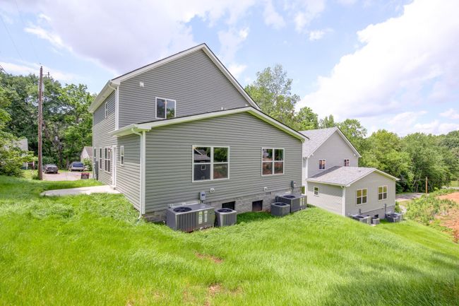 923 Woody Hills Dr, Home with 3 bedrooms, 2 bathrooms and 2 parking in Clarksville TN | Image 11