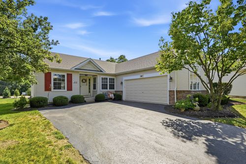210 Stillwater Ct, Oswego, IL, 60543-8047 | Card Image