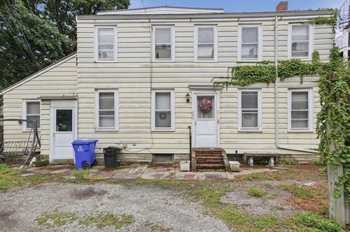 r-561-R E 5th St, Boston, MA, 02127-3061 | Card Image