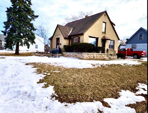 4235 W Fairmount Avenue, Milwaukee, WI, 53209 | Card Image