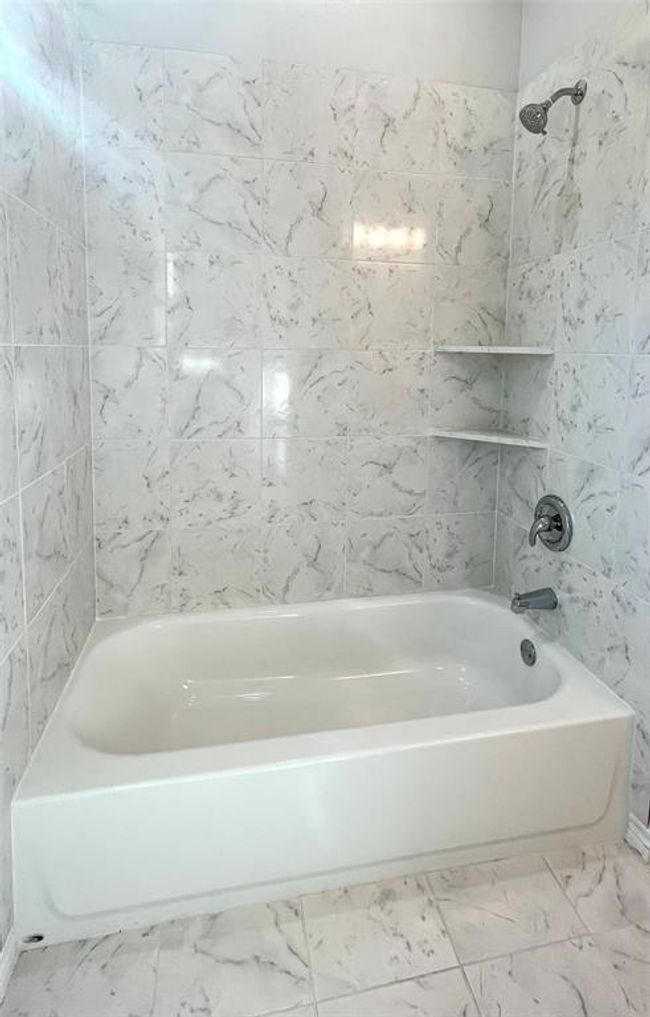 2352 Cedar Place Dr, House other with 3 bedrooms, 2 bathrooms and 2 parking in Conroe TX | Image 9