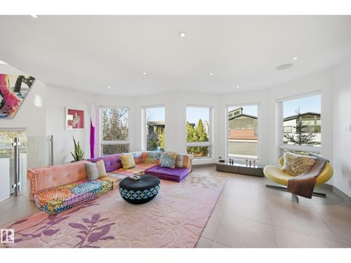 10065 90 Ave Nw, Edmonton, AB, T6E4X2 | Card Image