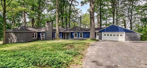 2531 Timberline Dr, Willoughby Hills, OH, 44094-9154 | Card Image