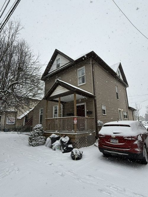 325 W Cunningham St, Butler, PA, 16001-6935 | Card Image