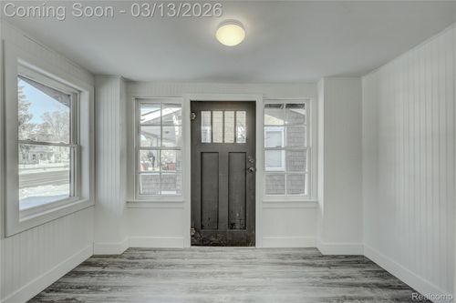 3110 N Main St, Royal Oak, MI, 48073-3422 | Card Image