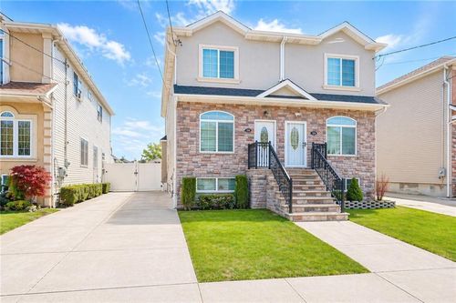 168 Hopkins Avenue, Staten Island, NY, 10306 | Card Image