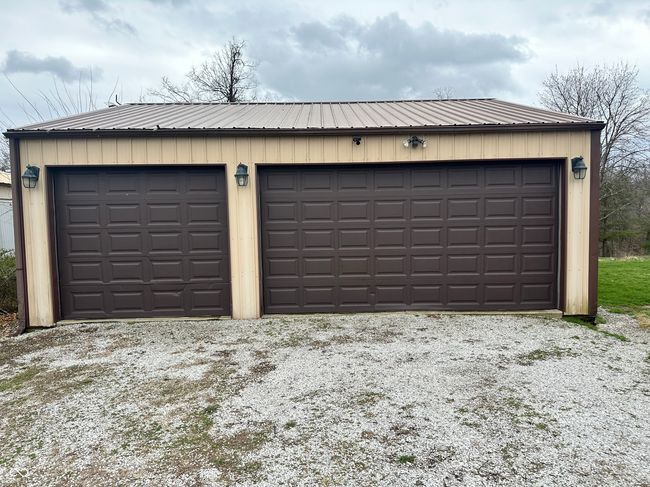 view of detached garage | Image 20