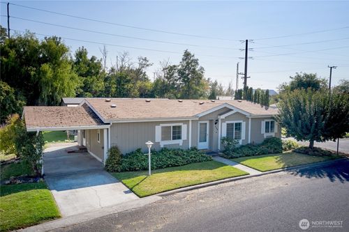 808 Se Mockingbird Dr, College Place, WA, 99324-1829 | Card Image