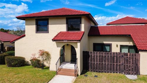 467 Hunter Cir, KISSIMMEE, FL, 34758-3332 | Card Image