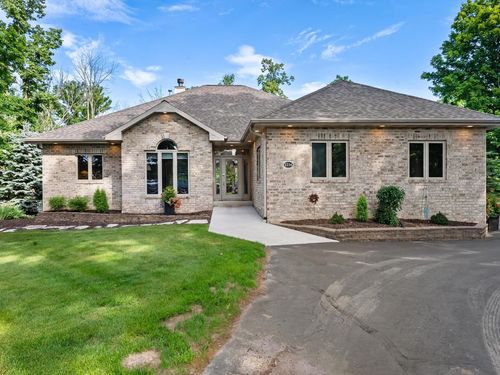 2226 Fairfield Lane, Plymouth, WI, 53073 | Card Image