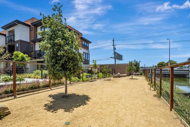112 Waters Park Cir, Townhouse with 2 bedrooms, 3 bathrooms and 2 parking in San Mateo CA | Image 38