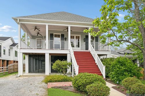 222 Lafitte St, Mandeville, LA, 70448-5825 | Card Image