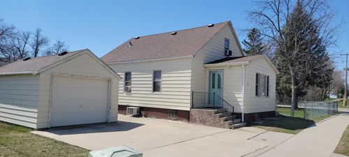 718 7th St Sw, Pipestone, MN, 56164-1116 | Card Image