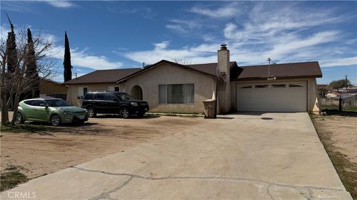 11890 Jacaranda Ave, Hesperia, CA, 92345-4950 | Card Image