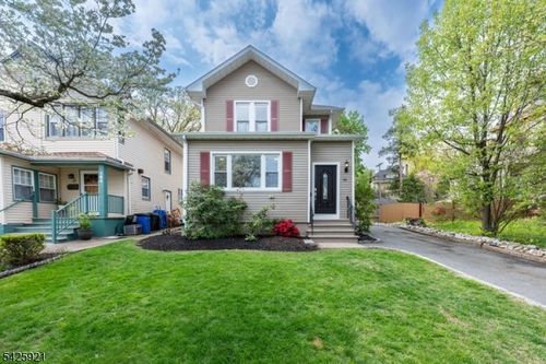 166 Valley Rd, Montclair, NJ, 07042-2323 | Card Image