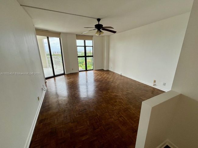 APT-1009 - 1000 Quayside Ter, Condo with 2 bedrooms, 2 bathrooms and null parking in Miami FL | Image 12