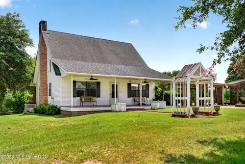 574 Slade Woodward Rd, Poplarville, MS, 39470-7154 | Card Image