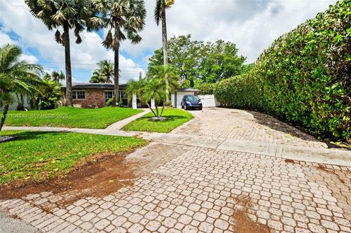 911 Sw 51st Ave, Plantation, FL, 33317-4429 | Card Image