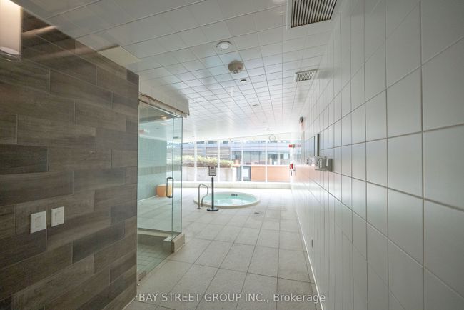 3212 - 21 Widmer St, Condo with 2 bedrooms, 1 bathrooms and null parking in Toronto ON | Image 42