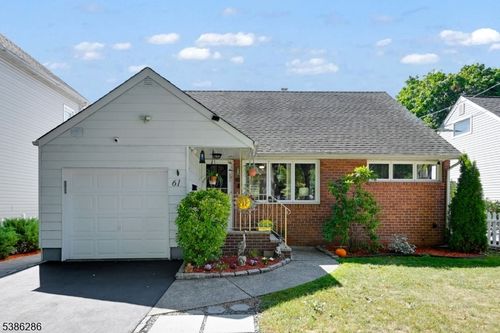 61 Hobart St, Ridgefield Park, NJ, 07660-1702 | Card Image