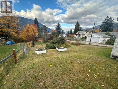 520 Gore St W, House other with 1 bedrooms, 1 bathrooms and 1 parking in Nelson BC | Image 2