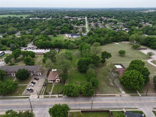 307 N Dallas Ave, Lancaster, TX, 75146-2427 | Card Image
