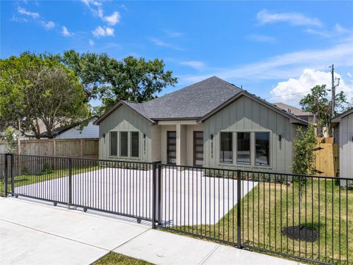 6624 Saint Augustine St, Houston, TX, 77021-4038 | Card Image