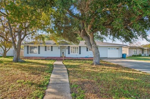 114 Maple Dr, Portland, TX, 78374-1432 | Card Image