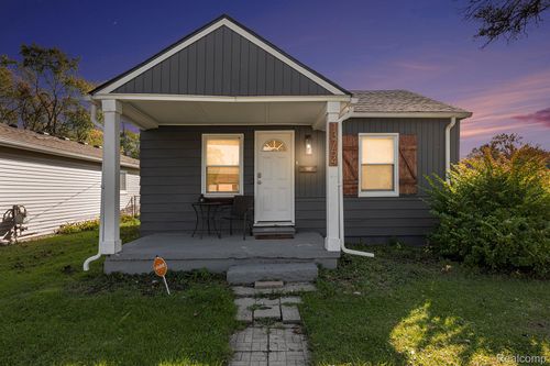 13754 Knox Ave, Warren, MI, 48089-2739 | Card Image
