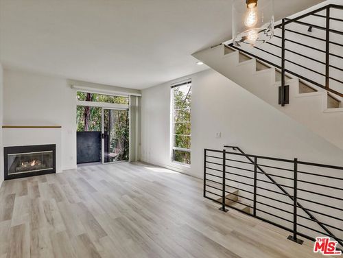 apt-1-11960 Iowa Ave, West Los Angeles, CA, 90025-3783 | Card Image