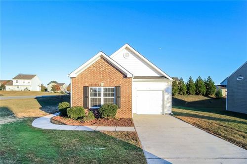 2104 Lauren Woods Dr, Winston Salem, NC, 27127-8918 | Card Image